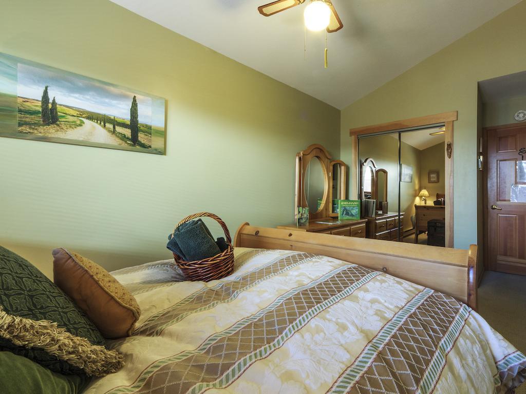 Golden Dreams B&B Уислър Стая снимка